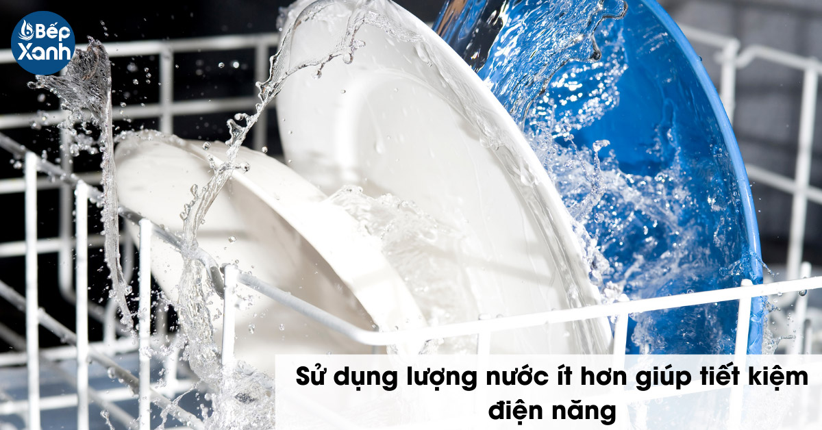 máy rửa chén mini sử dụng lượng nước ít hơn để làm sạch